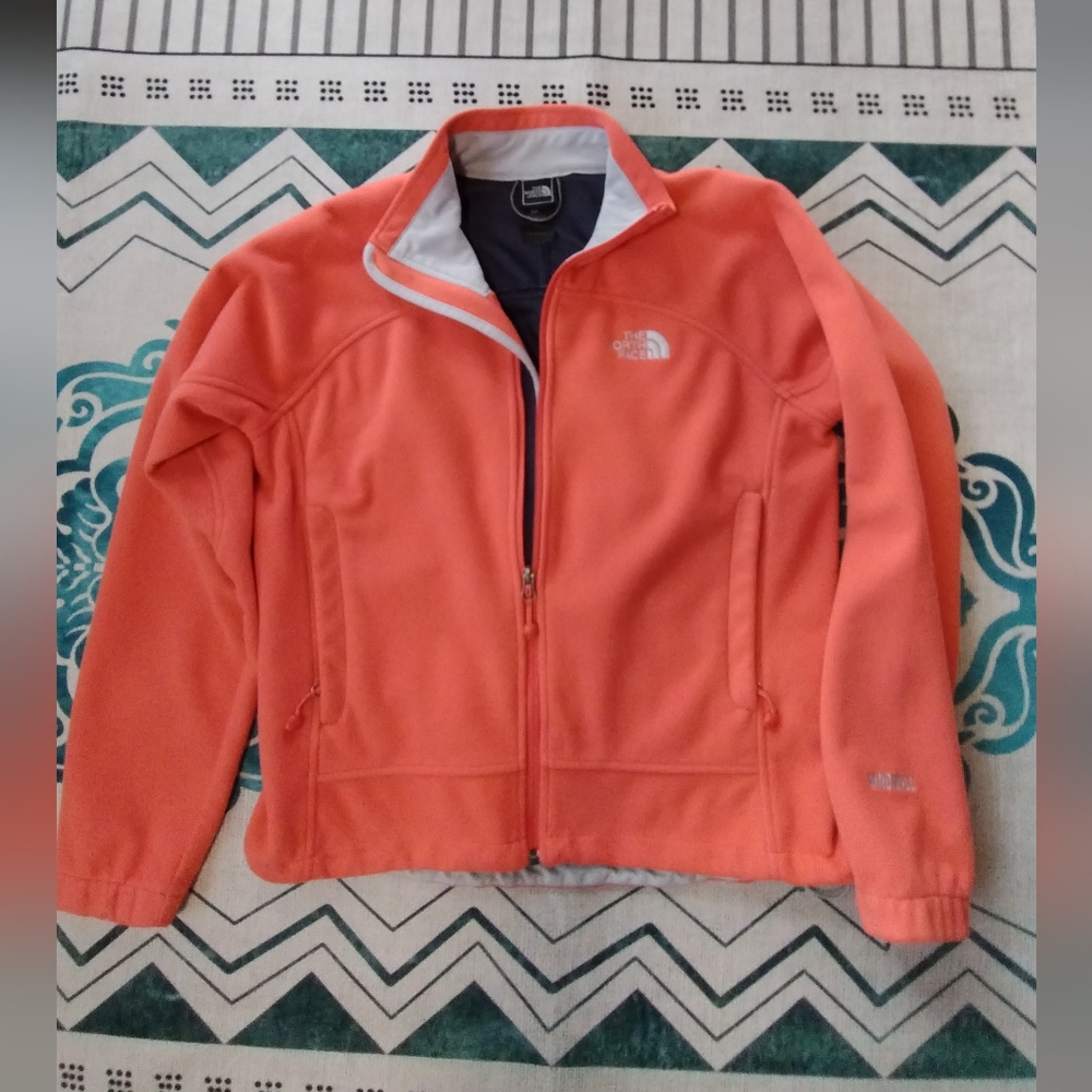 Woman's North Face Fleece jacket size small.  Comes from a smoke/pet free home.